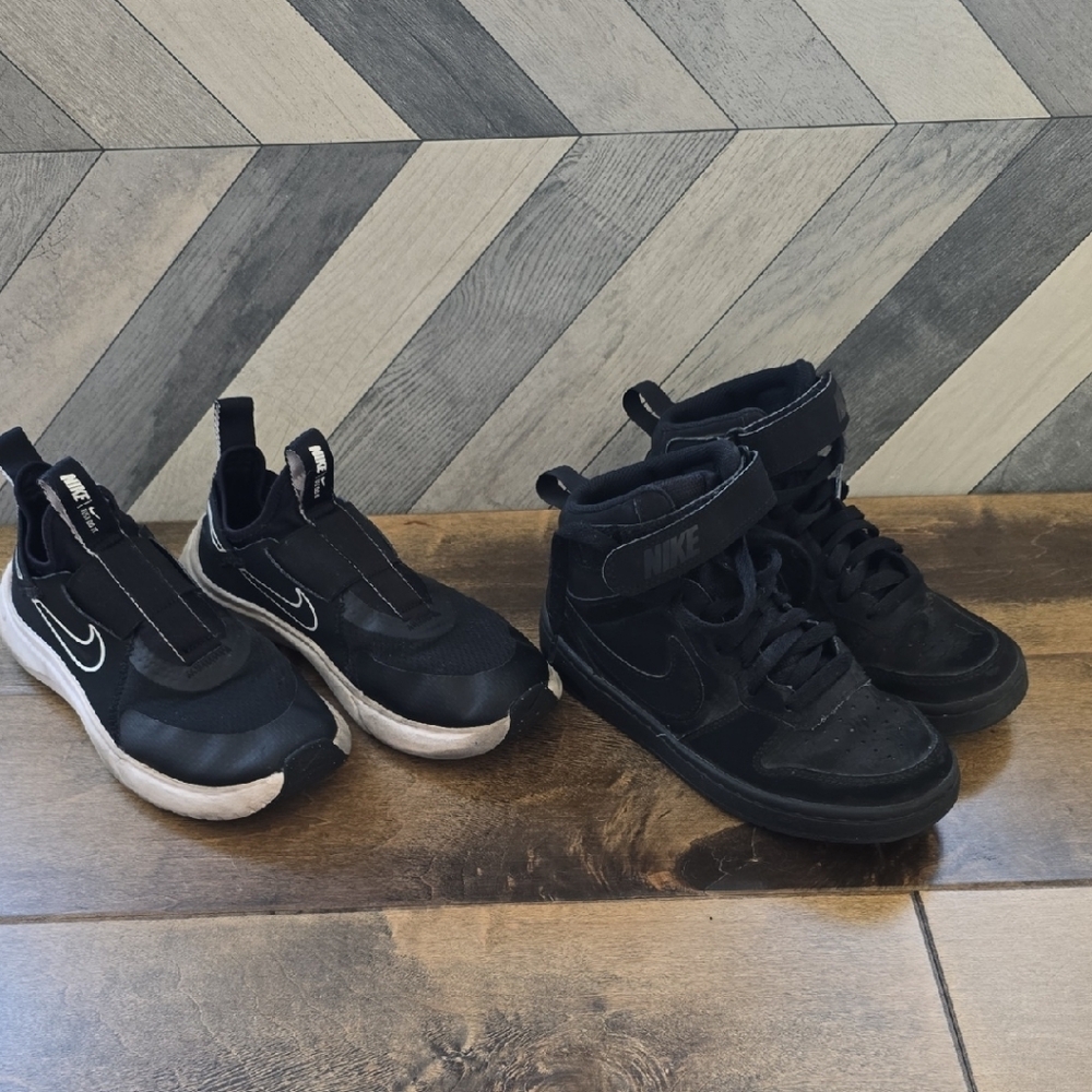 Nike Black Sneakers Sleek Low-Profile Design